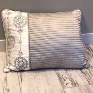 Decorative throw Pillow